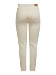 Weiße Jeans mit Lederetikett