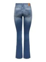 Helle Jeans im Boyfriend-Stil