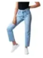 Helle, geschnittene Jeans mit geradem Bein