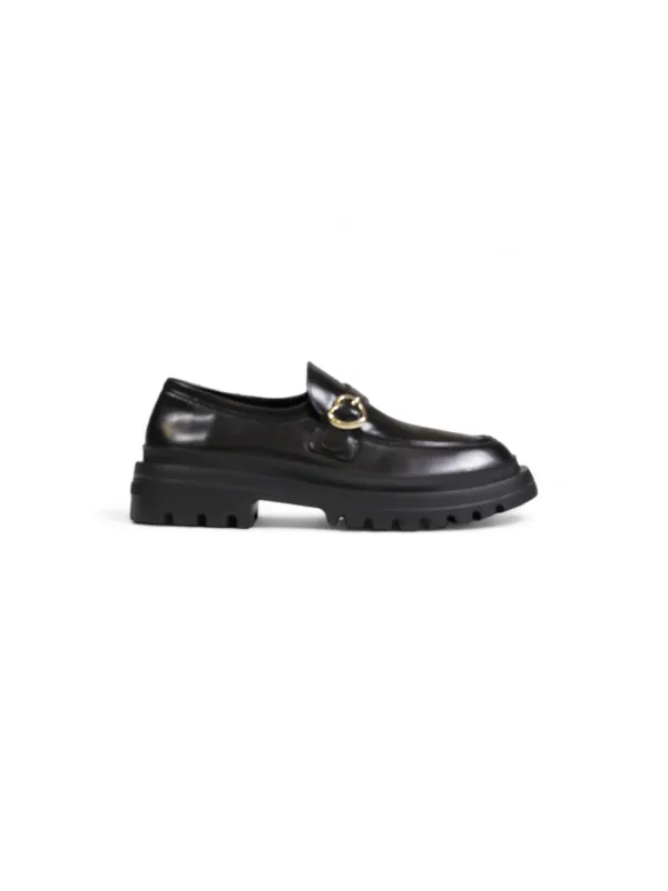 Schwarze Love Moschino Loafer mit Ring