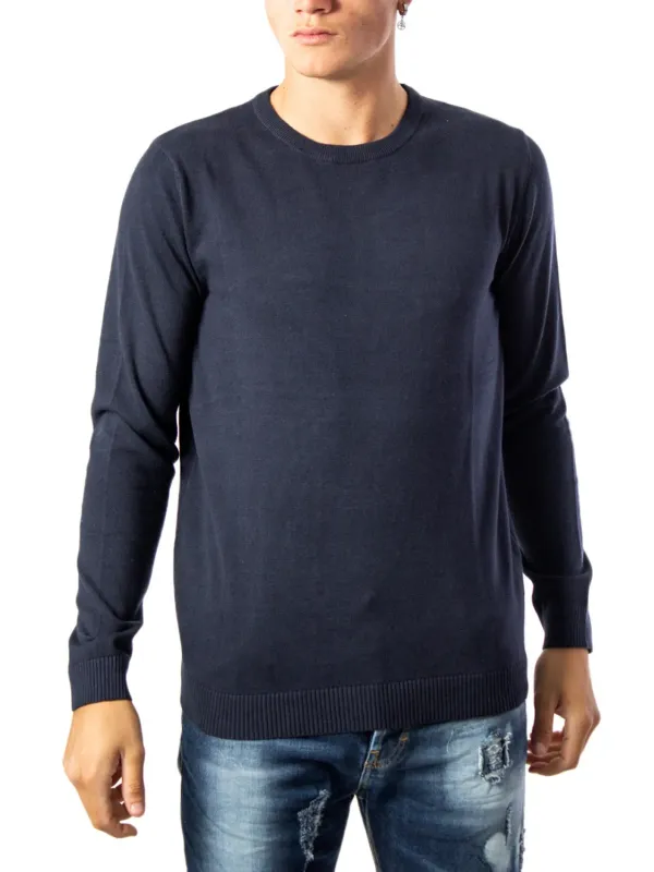 Dunkelblauer Herrenpullover Jeans