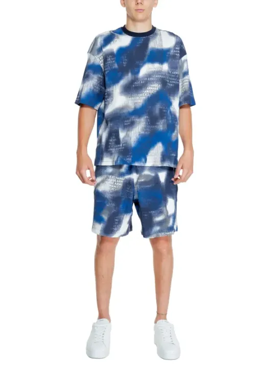 Tie-Dye T-Shirt und Shorts
