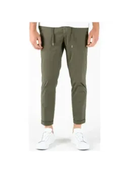 Grüne Herrenhose mit Knopfleiste