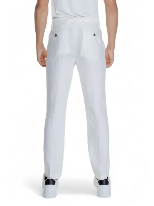 Weißer Herrenanzug, schlanker Schnitt