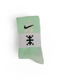 Grüne Nike Laufsocke mit Logo