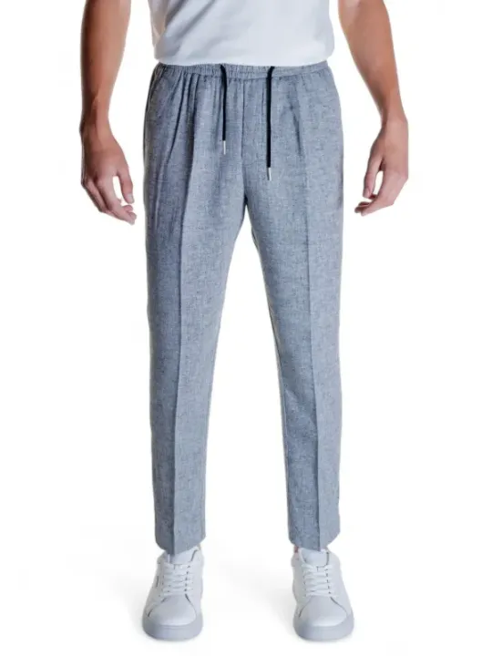 Helle graue Stoffhosen mit Krempel