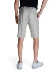 Beige Shorts im lässigen Sommerstil