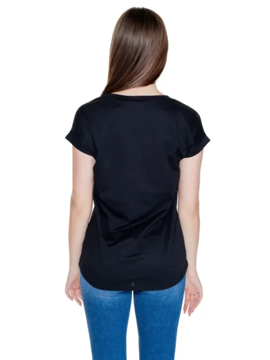 Graues T-Shirt mit Jeans