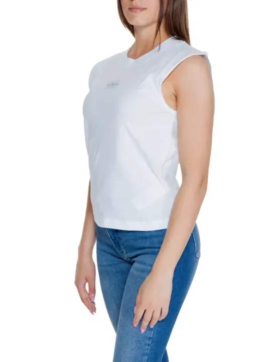 Weiße ärmellose Oberteil mit Jeans