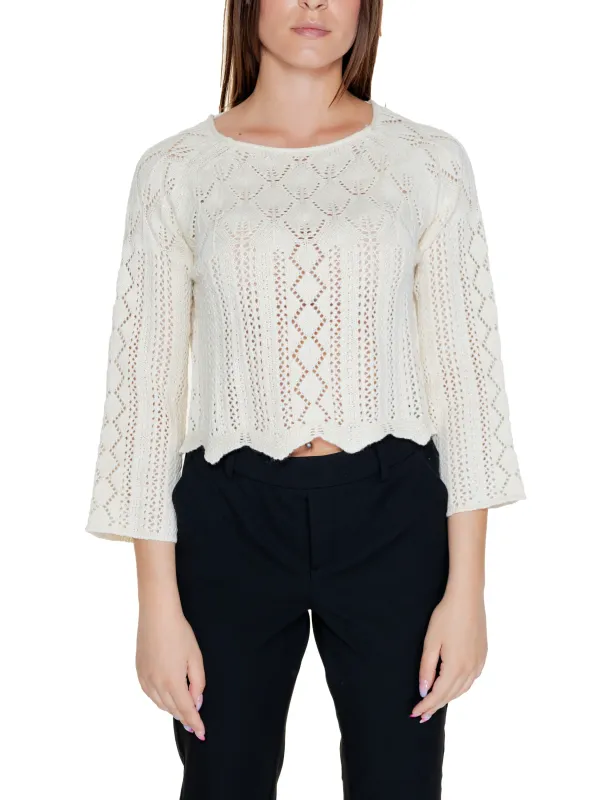 Weicher Baumwollpullover mit Glockenärmeln