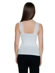 Weißes Tanktop mit Spitzenriemen