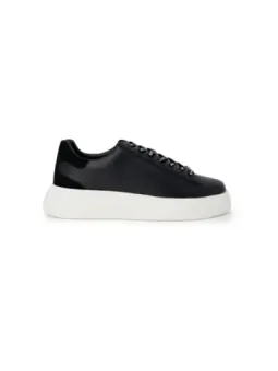 Schwarze und weiße Guess Sneaker