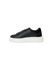 Schwarze weiße Guess Plateau-Sneakers