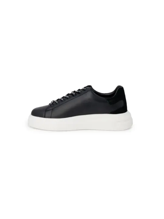 Schwarze weiße Guess Plateau-Sneakers