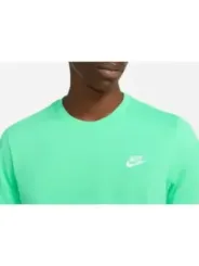 Grünes Nike-T-Shirt mit Logo