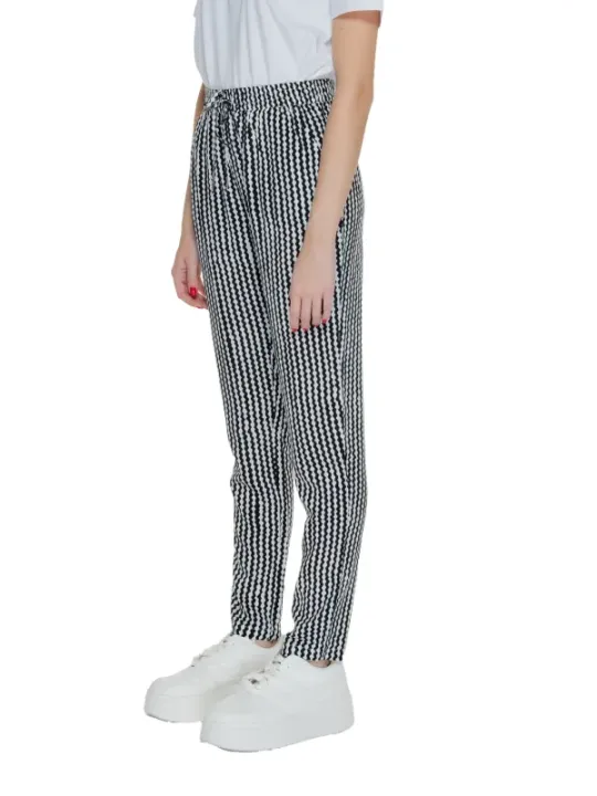 Schwarze Hose mit Kordelzug