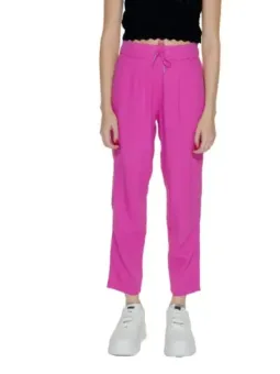 Rosa cropped Hose schwarzes Top