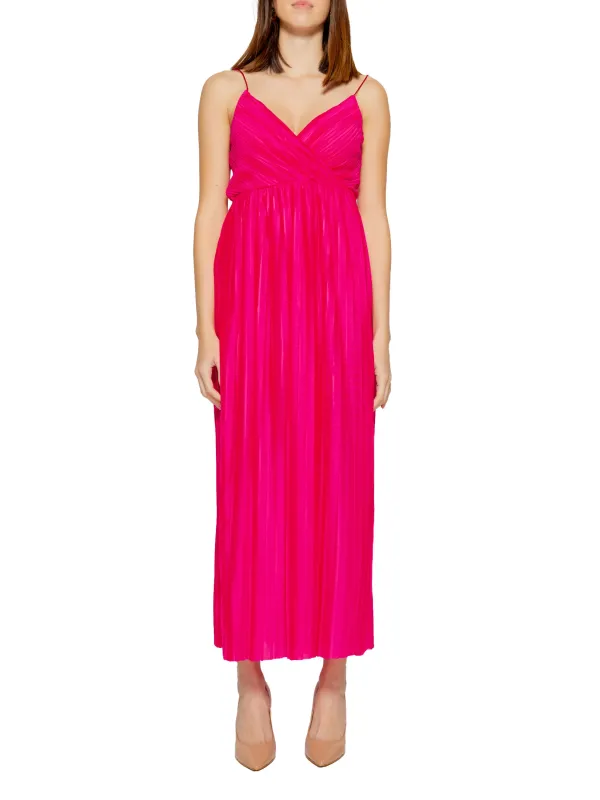 Pinkes Seidenabendkleid mit Wasserfall Ausschnitt