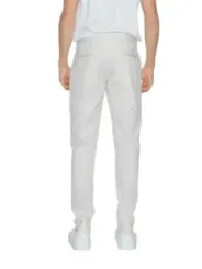 Weiße Hose mit dicker Sohle