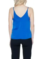 Blaues Tanktop mit offenem Rücken