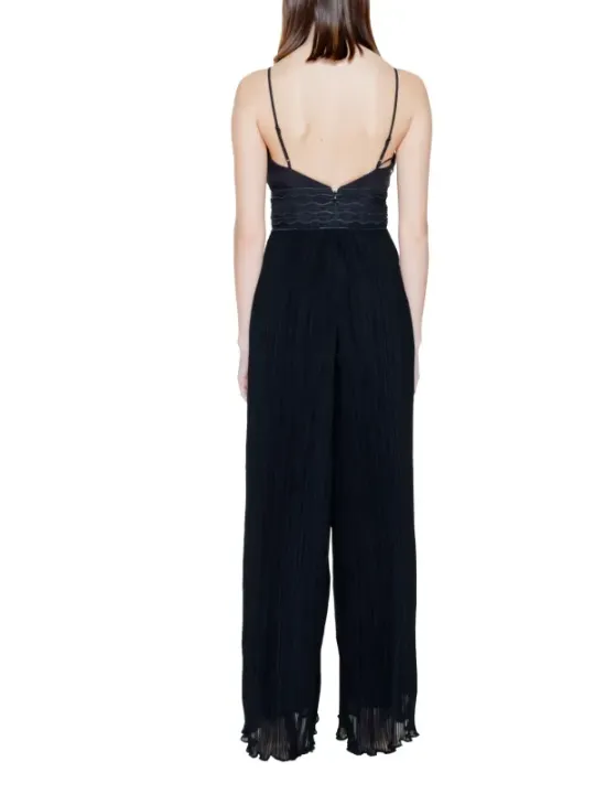 Schwarzer Guess Jumpsuit mit Rüschen