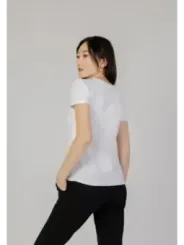 Weißes Baumwoll-T-Shirt schlicht geschnitten