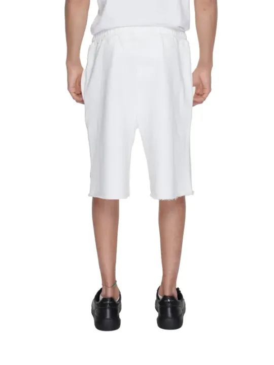 Weisse Shorts mit elastischem Bund