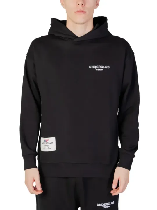 Schwarzer Kapuzenpullover mit weißem Logo