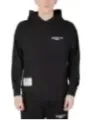 Schwarzer Kapuzenpullover mit weißem Logo
