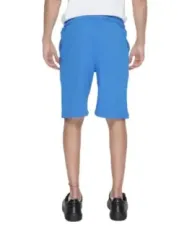 Blaue Shorts lässiger Sommerlook