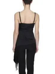 Schwarzes Tanktop und Hose