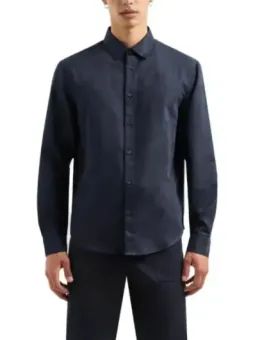 Dunkelblaues Hemd und Hose