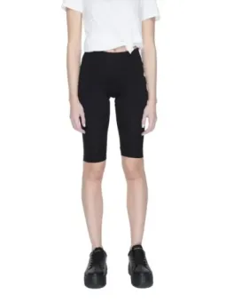 Schwarze Biker Shorts mit Stiefeln
