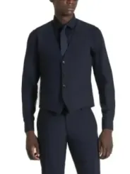 Schwarzer Herrenanzug mit Weste