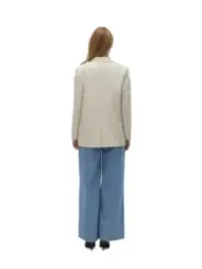 Braune Lederjacke mit Jeans