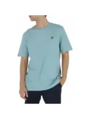 Blaues T-Shirt mit Schmetterling.