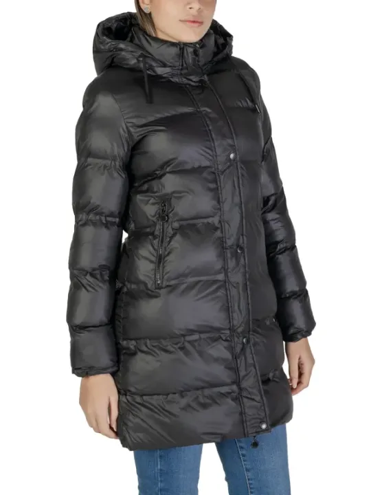 Schwarzer, glänzender Sandro Ferrone Mantel