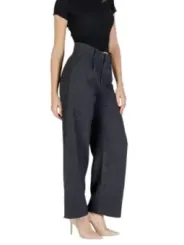 Graue Hosen mit dezenter Textur