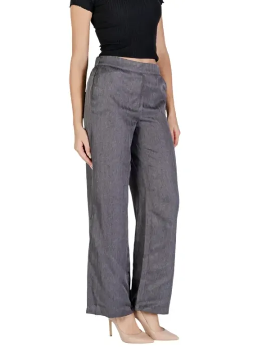 Beige hochhackige Damenschuhe aus Lederimitat