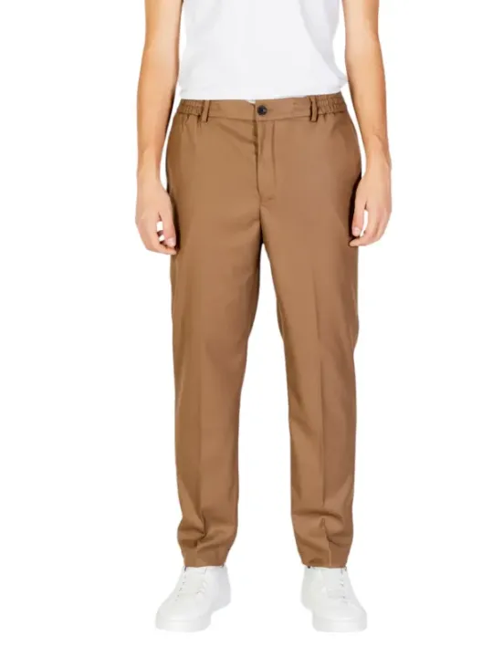 Lockere Hosen mit elastischem Bund