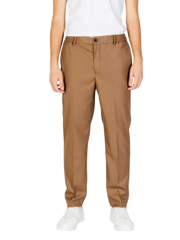 Lockere Hosen mit elastischem Bund