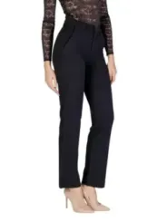 Schwarzes Spitzenoberteil und Hosen Only