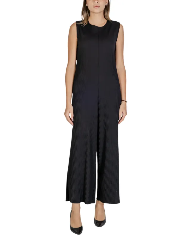 Schwarzer, plissierter Sandro Ferrone Jumpsuit