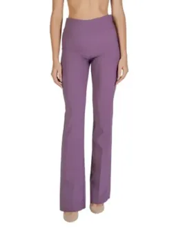 Lila ausgestellte Hosen mit hohem Bund