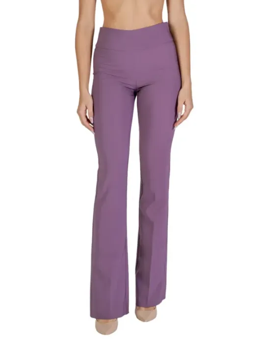 Lila ausgestellte Hosen mit hohem Bund