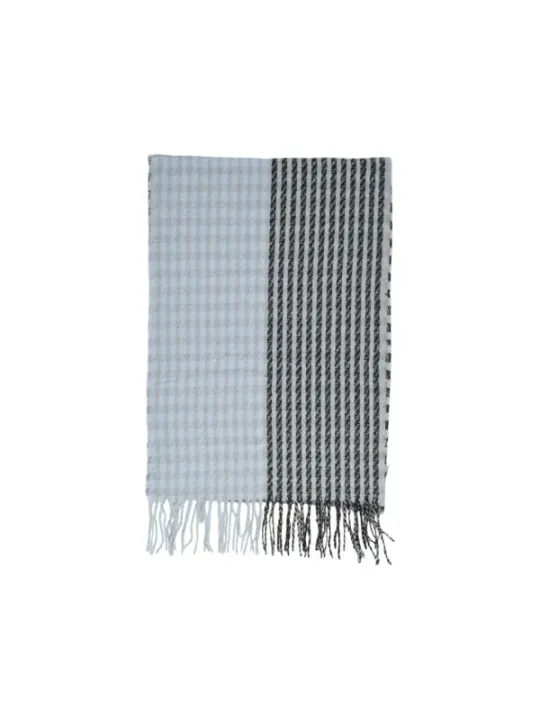 Gingham und gestreifter grauer Schal