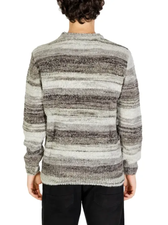 Schwarzer Alpaka-Pullover mit Stickerei