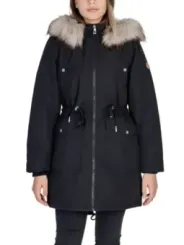 Schwarzer Wintermantel mit Kapuze