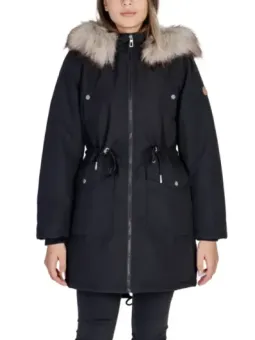 Schwarzer Wintermantel mit Kapuze