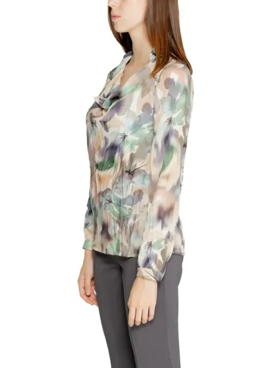 Drapierte Bluse mit abstraktem Muster